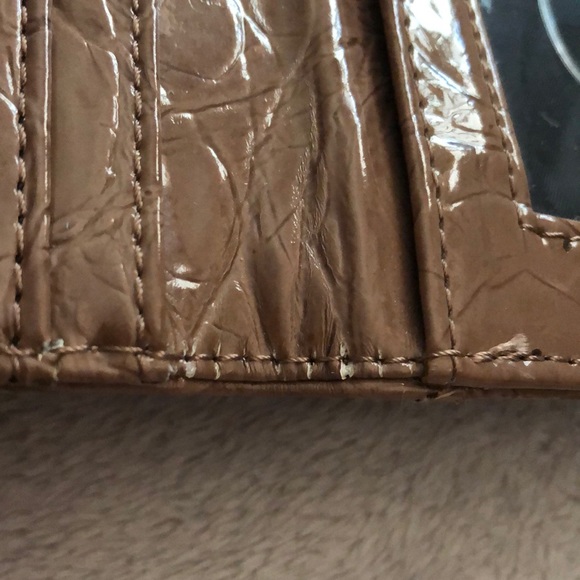 Lightly used Guess Patent Brown Leather wallet 💞 - Picture 5 of 7